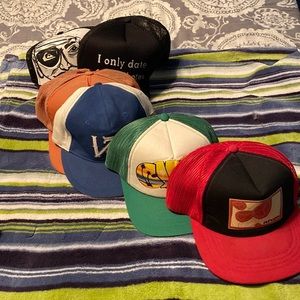 Lot of 6 hats. Mens. Quicksilver, Nixon, VonZipper….